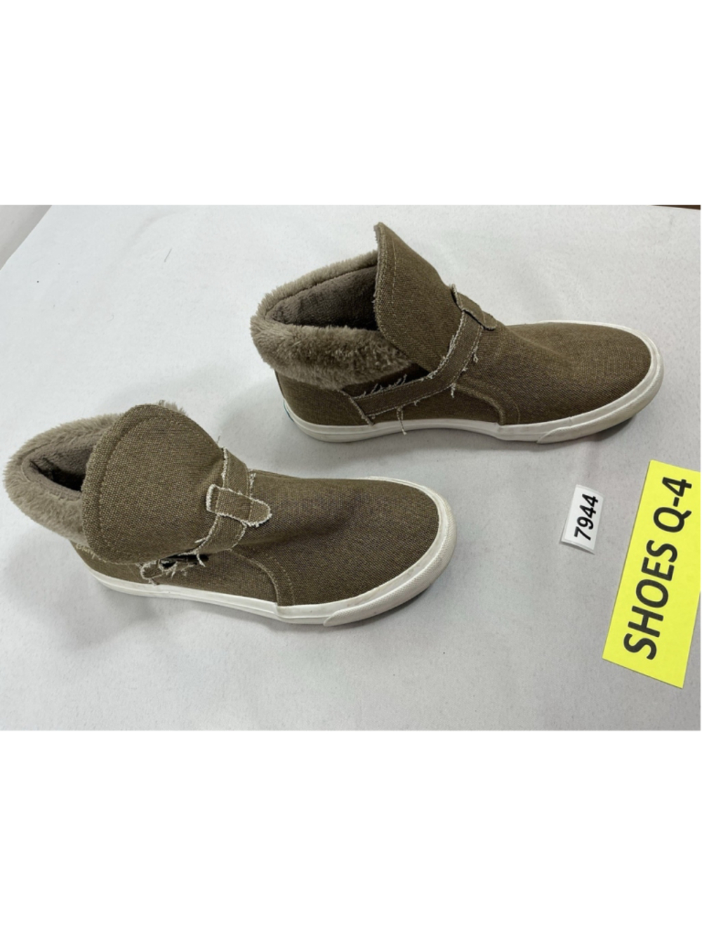 Womans Blowfish Malibu Comfort Fashion Slip On Booties Size 9 Brown